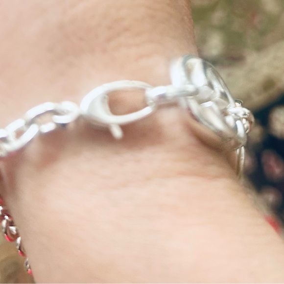 Gucci Interlocking GG Sterling Silver Bracelet with box and Gucci pouch. - Picture 15 of 15